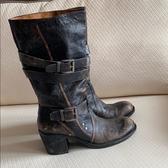 Distressed Boot - Picture 3 of 7